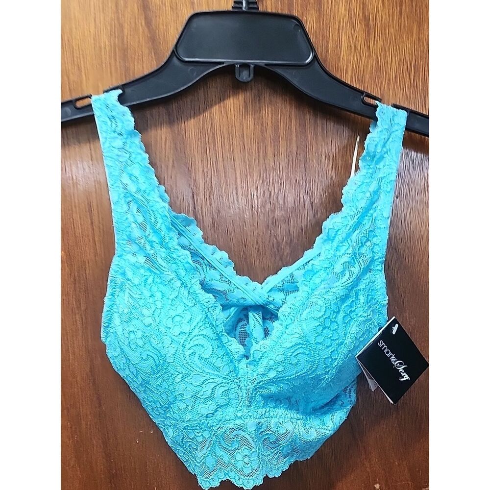 smart & sexy aqua lace bralette with scalloped trim